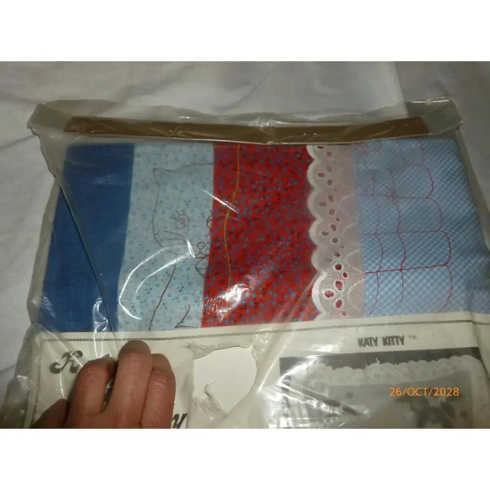 KATY KITS by Marjorie Kitty Decorator‎ Pillow 16